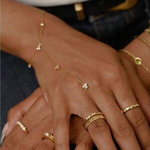 Diamond Hand Chain Bracelet M1729